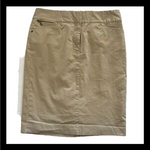 Jones New York Knee Length Khaki/Tan Pencil Skirt With Pockets & Zipper 2 NWOT